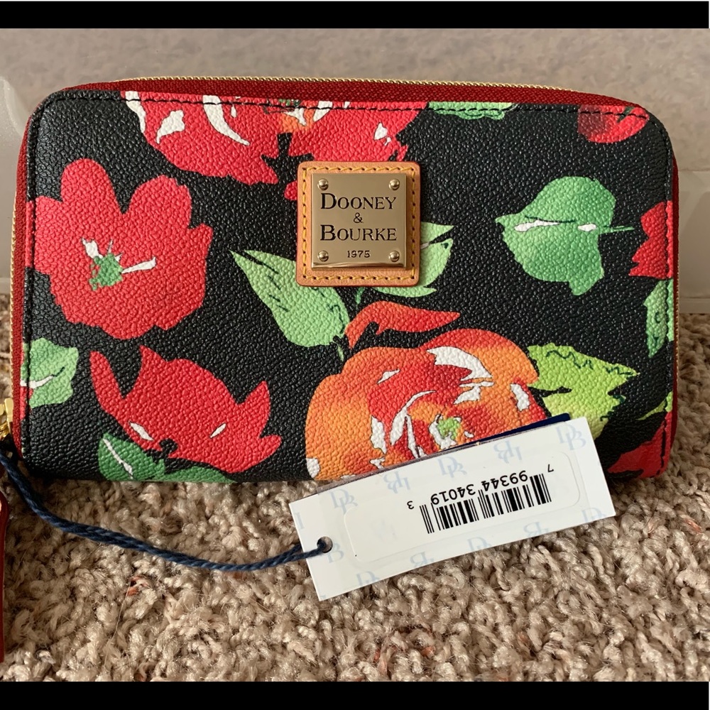 Dooney & Bourke wristlet. NWT